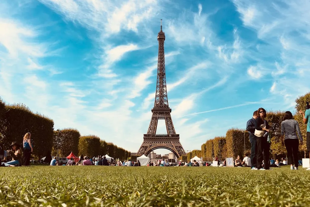 Charles de Gaulle Airport To Eiffel Tower